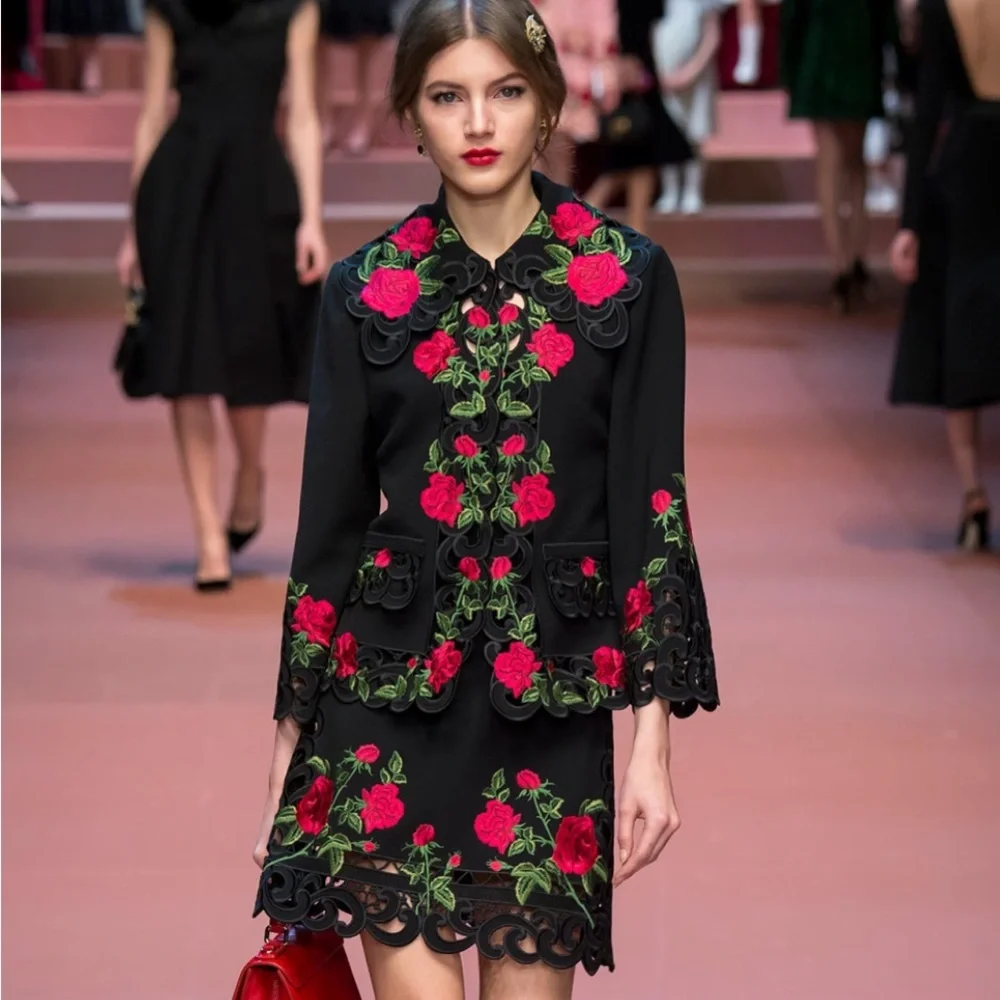 Beautiful suit set rose flowers appliqué Size Small Sunning blazer and skirt - Picture 8 of 14